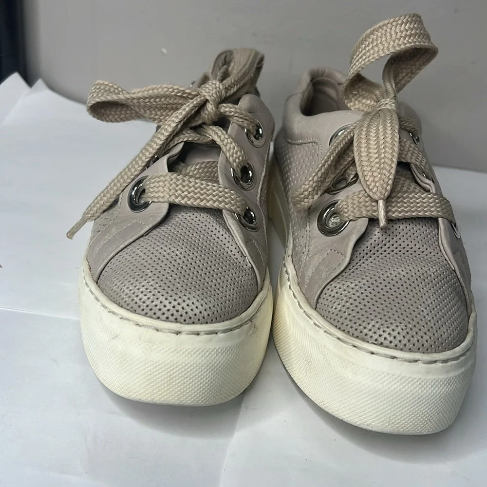 AGL Sz 37 US 7 Attilio Giusti Leombruni Perforated Platform Talc Leather Sneaker